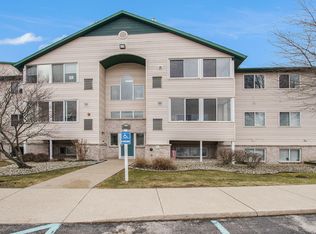 5869 Crosswinds Dr UNIT 34, Norton Shores, MI 49444