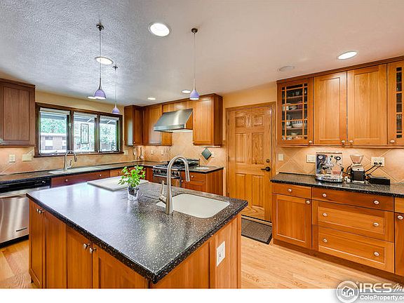 Kitchen Island w/prep sink