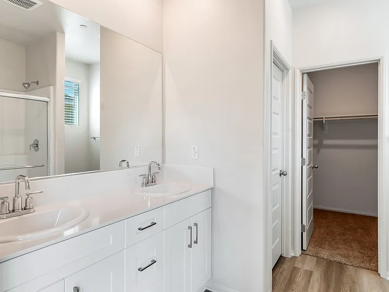 2054 Bergamot St — Photo 13