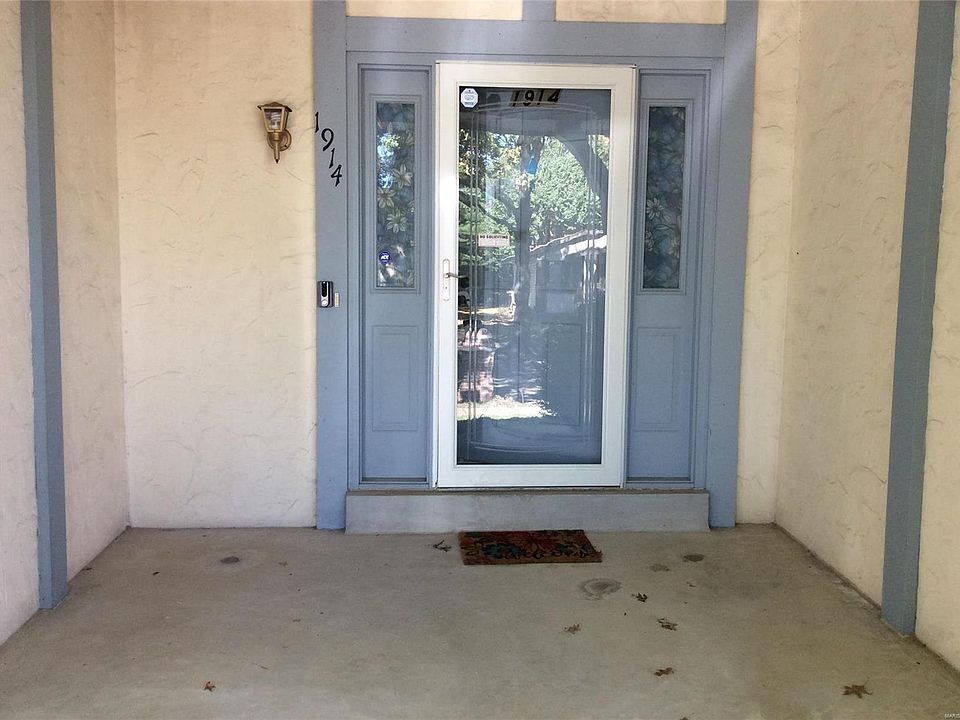 2nd image of 1914 Riverwood Trails Dr