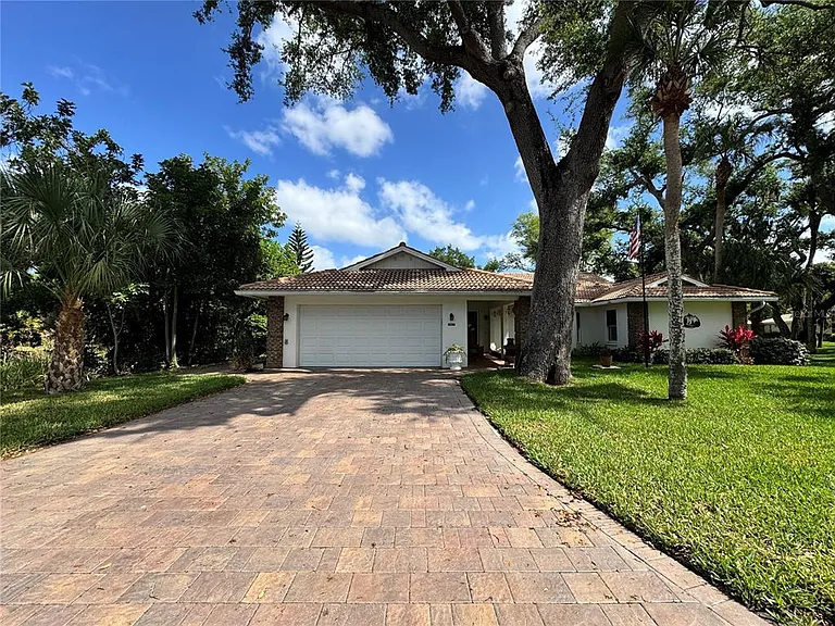 3601 Garden Lakes Clenet — Photo 2