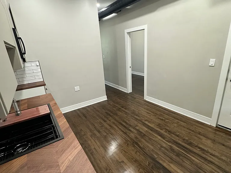 2437 S Kedzie Ave #2 — Photo 5