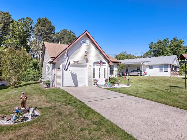 24 Cedar Ave, Manahawkin, NJ 08050