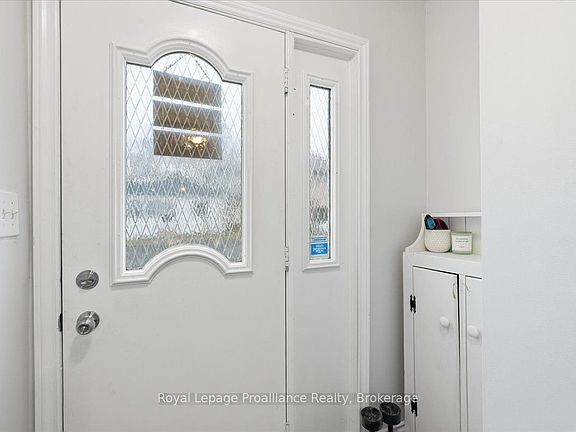 5th image of 46 Victoria St