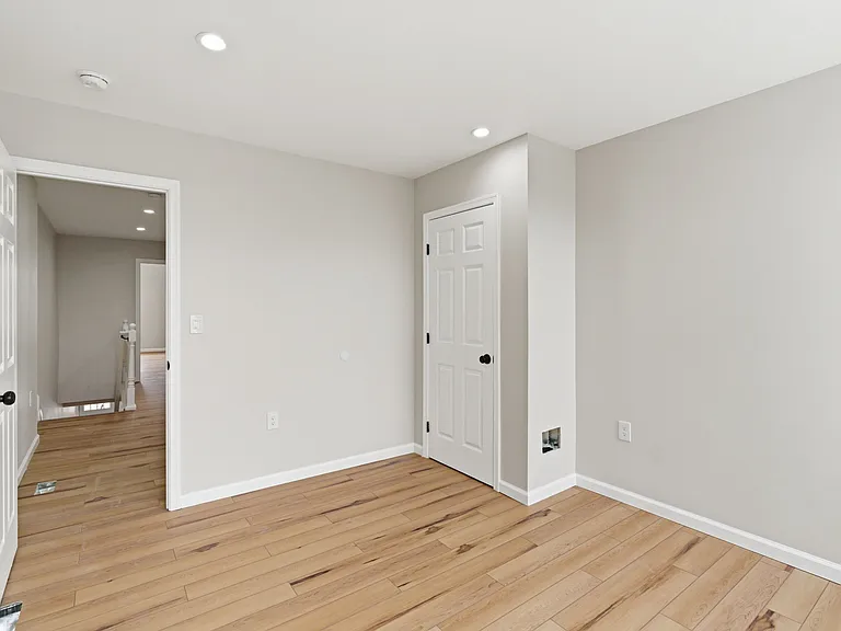 2427 Ashland Ave — Photo 13