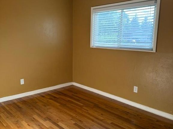 5th image of 343 Hynds Ave