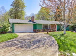 1300 Eureka Cir, Medford, OR