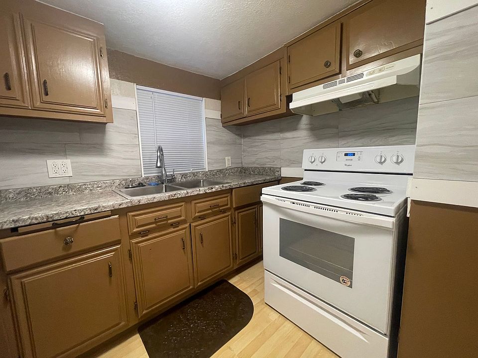 1st image of 616 1/2 W 16th St
