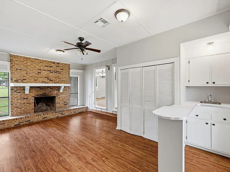 210 Mount Salus Rd — Photo 17