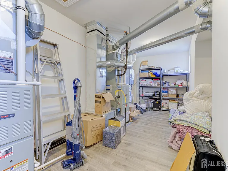 6 Michelangelo Dr S — Photo 31