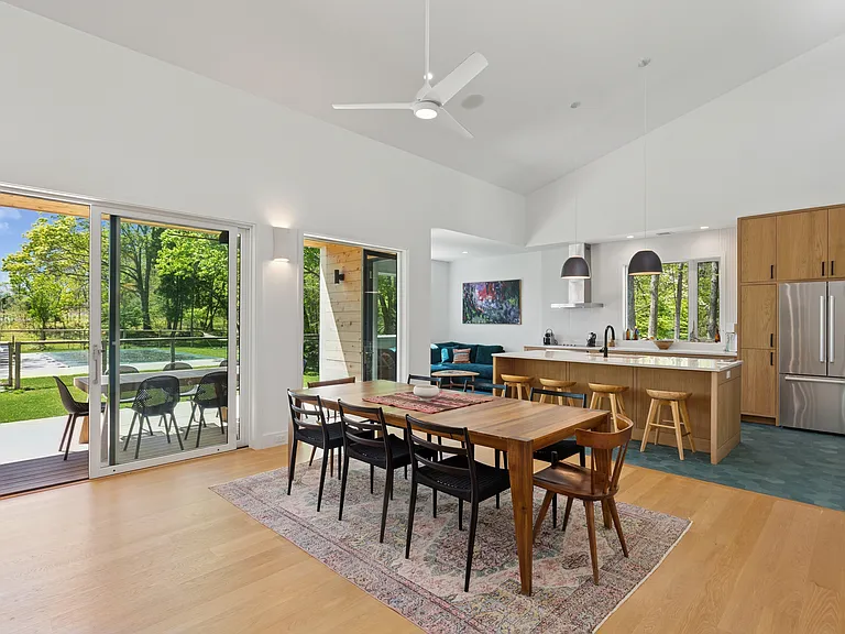 6710 Soundview Ave — Photo 9