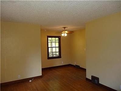 5th image of 5903 Melrose Ln