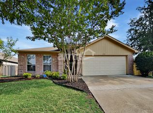1104 Brook Canyon Dr, Arlington, TX 76018