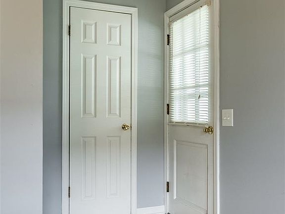 3rd image of 532 Langdon Ave