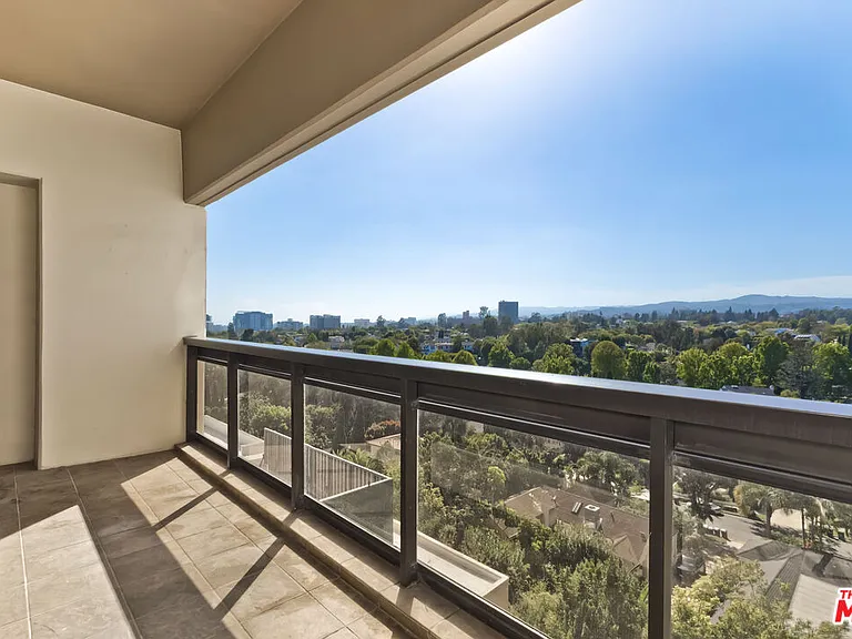 10445 Wilshire Blvd #905 — Photo 4
