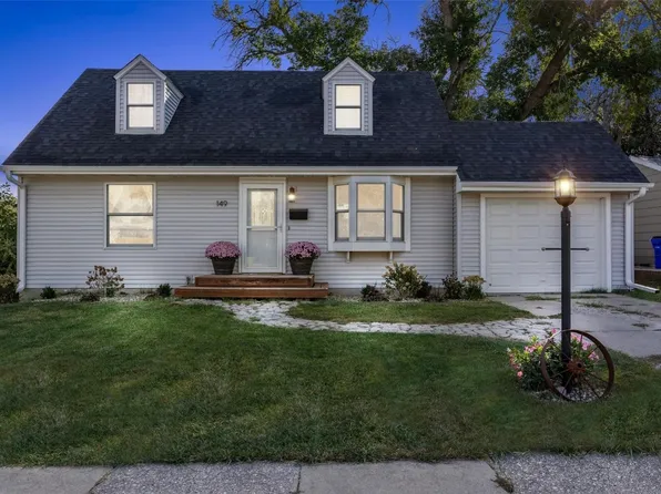 149 Heath St NW, Cedar Rapids, IA 52405