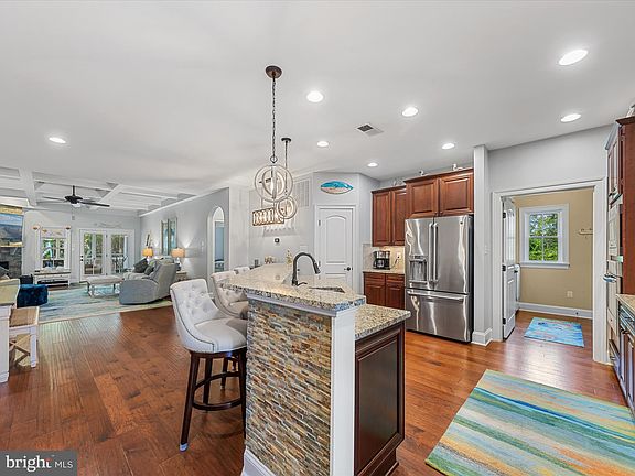 5th image of 31496 Laurel Way