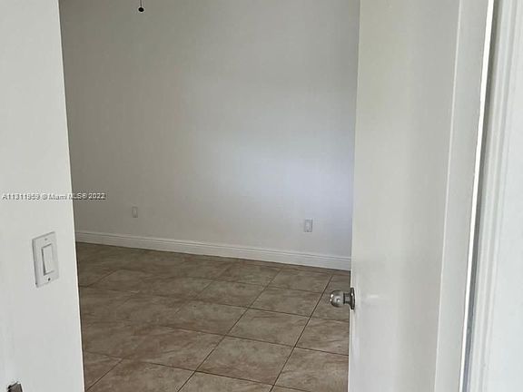 4th image of 1241 SW 46th Ave APT 1006