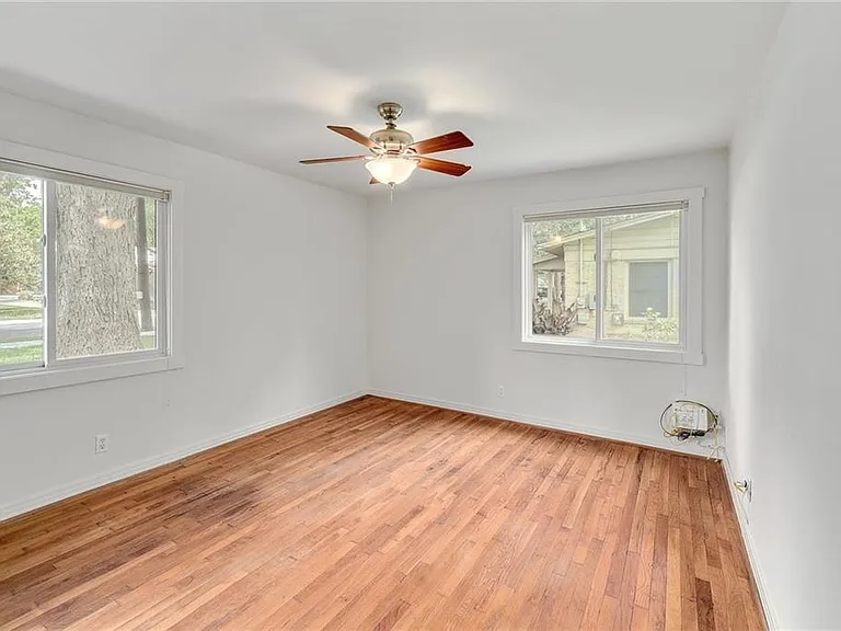 1101 Brentwood St — Photo 16