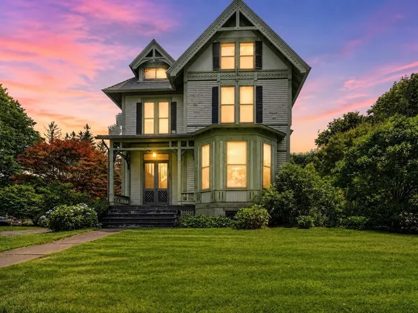 33 Gilbert St, North Brookfield, MA 01535
