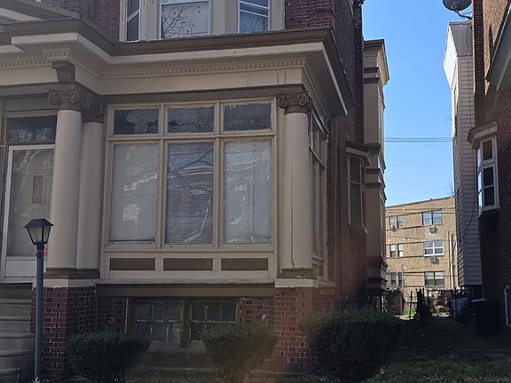 2nd image of 1426 Lindley Ave