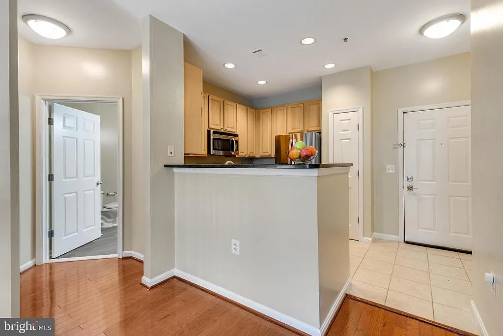 1 bed, 1.0 bath, 701 sqft, $2,200 — Photo 4