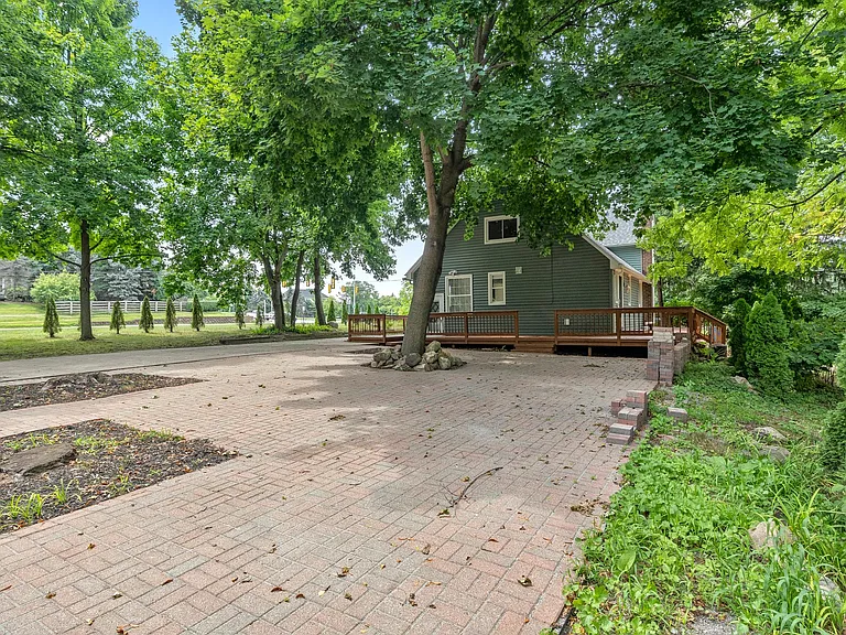 17130 Beck Rd — Photo 47