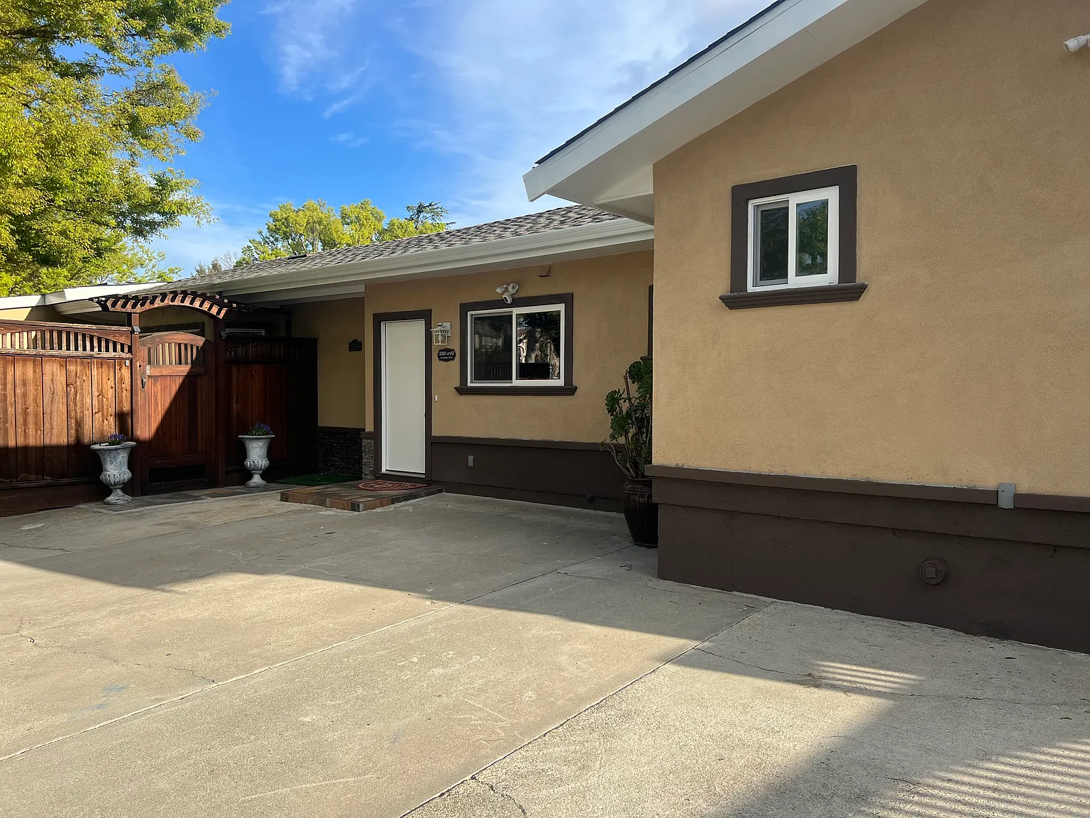 2280 Samaritan Dr photo 1
