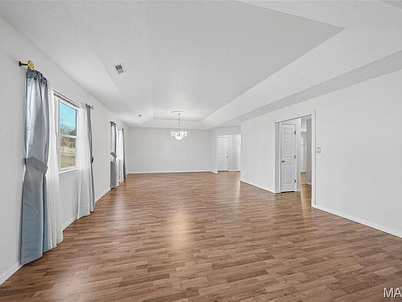 5th image of 1740 Napoleon Dr