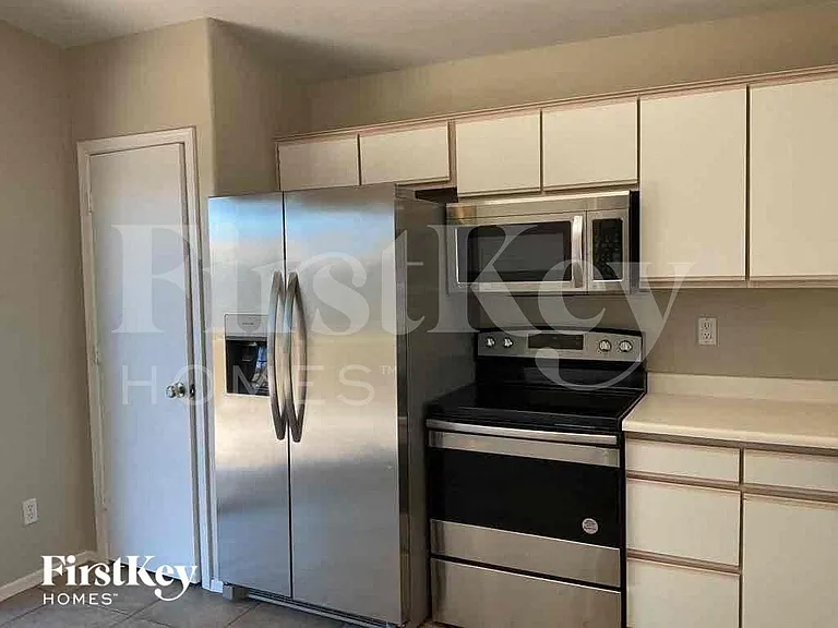 1338 W Mesquite Ave — Photo 4