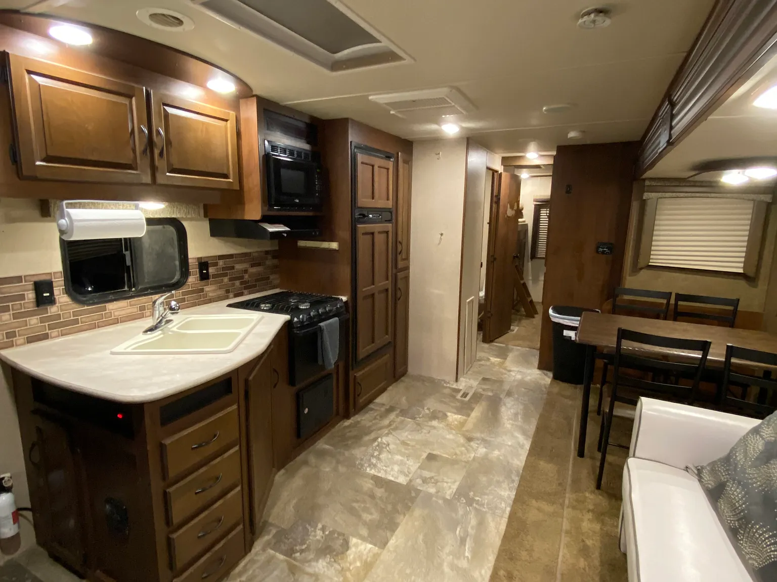 2 bed, 350 sqft, $600 — Photo 4