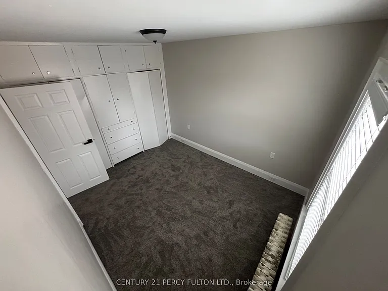 361 Bond St E — Photo 16