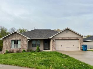 140 Saturn St, Holts Summit, MO 65043