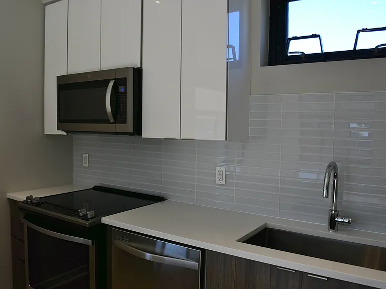 911 2nd St NE #601 — Photo 9