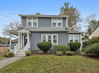 836 Lynnfield St, Lynnfield, MA 01940