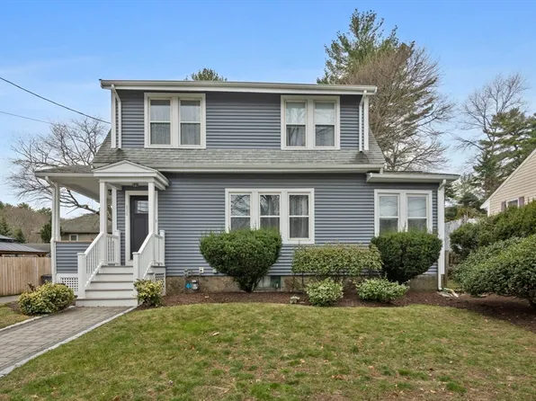 836 Lynnfield St, Lynnfield, MA 01940