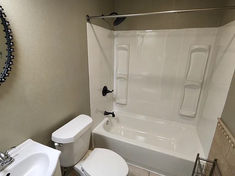 1805 Sharon Dr — Photo 9