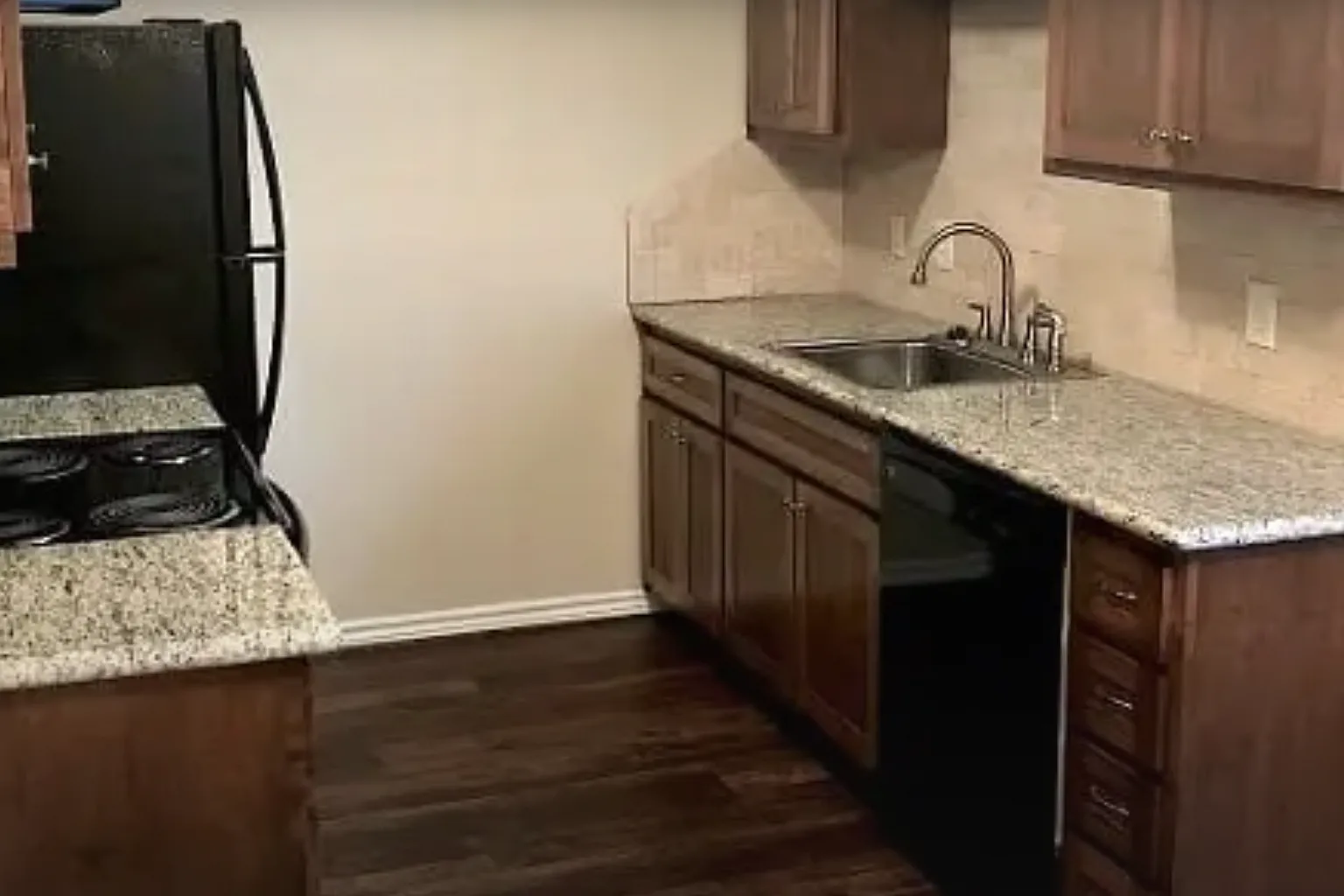 2 bed, 850 sqft, $890 — Photo 4