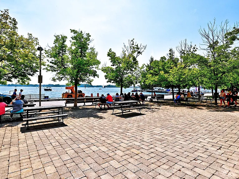 230 Queens Quay W #618 — Photo 44