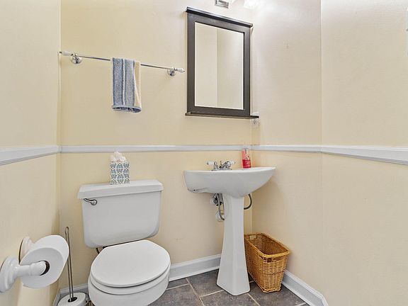 4th image of 1369 Escapade Ct