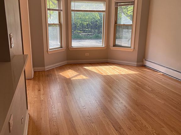2nd image of 5839 N Cicero Ave APT 1