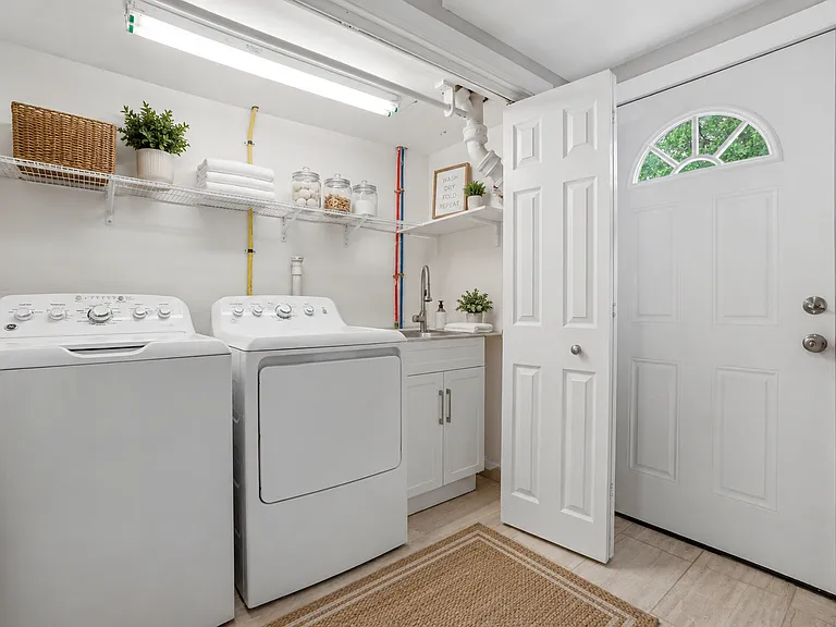 45 Oakland Ave — Photo 27