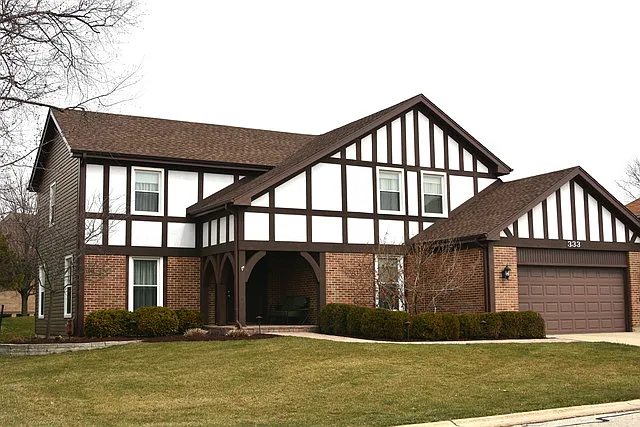 333 White Hall Ter photo 1