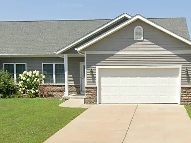 1625 Magnolia Dr — Photo 1