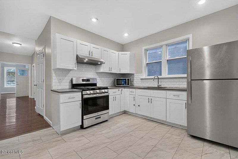 3rd image of 762 Clinton Avenue