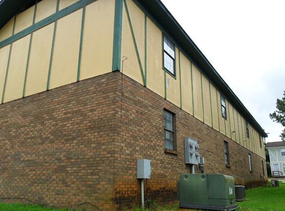 2nd image of 100 Dixie Dr