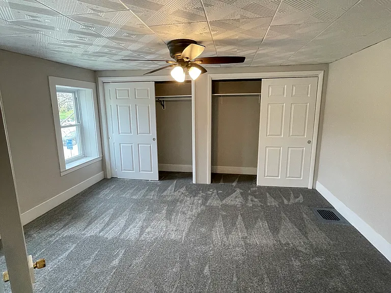 W239N6348 Maple Ave — Photo 14