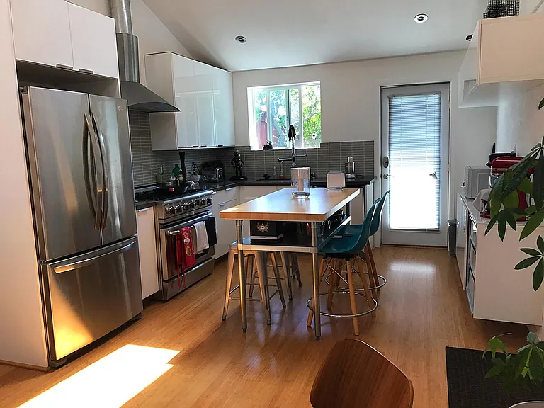 kitchen / dining area