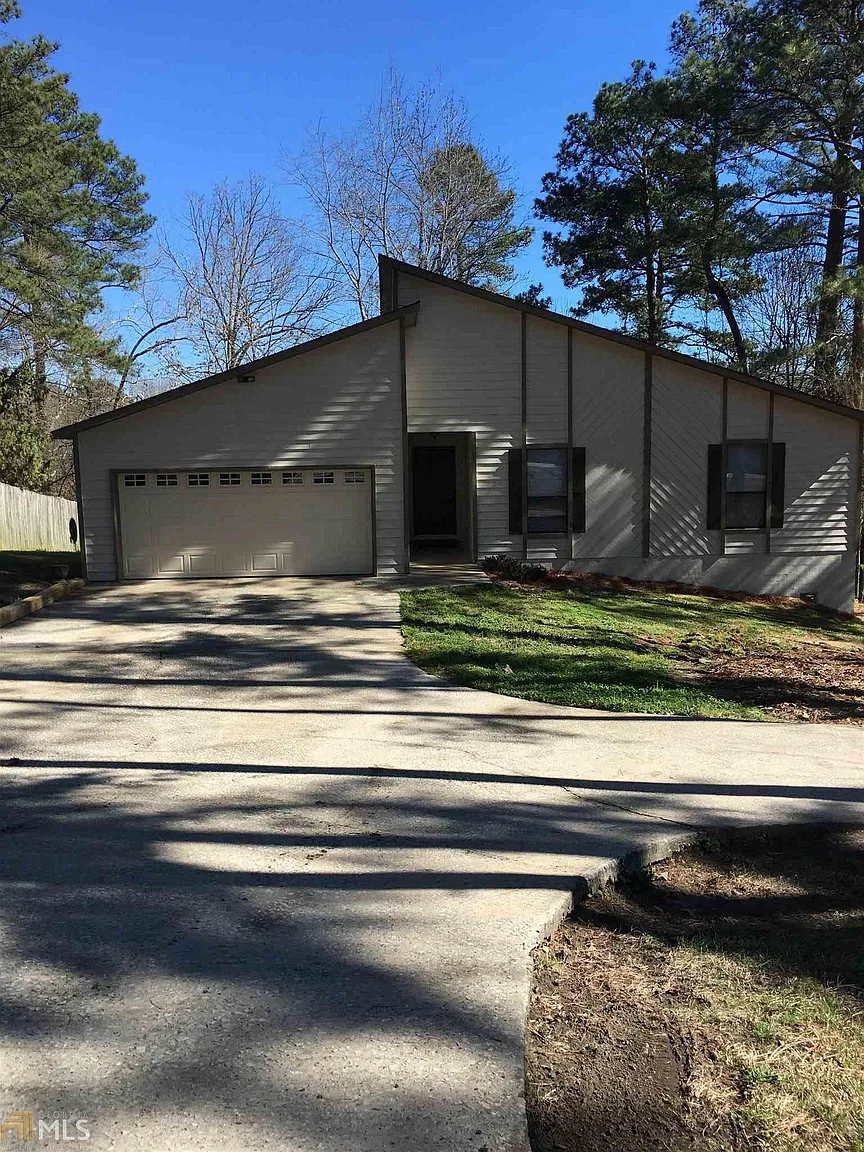 2672 Hewatt Rd photo 1