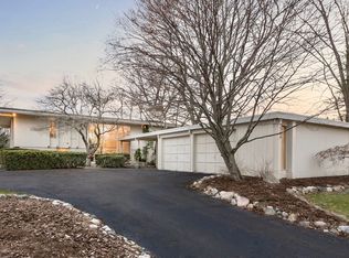 3364 Greentree Rd, Bloomfield Hills, MI 48304